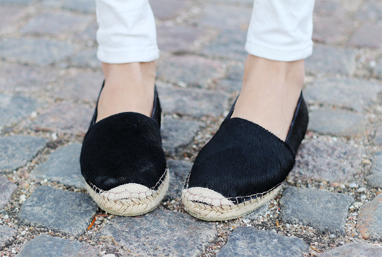 samsøe samsøe espadrilles sko slippers slipons pony hair calf hair white jeans modeblog fashion blog blogger