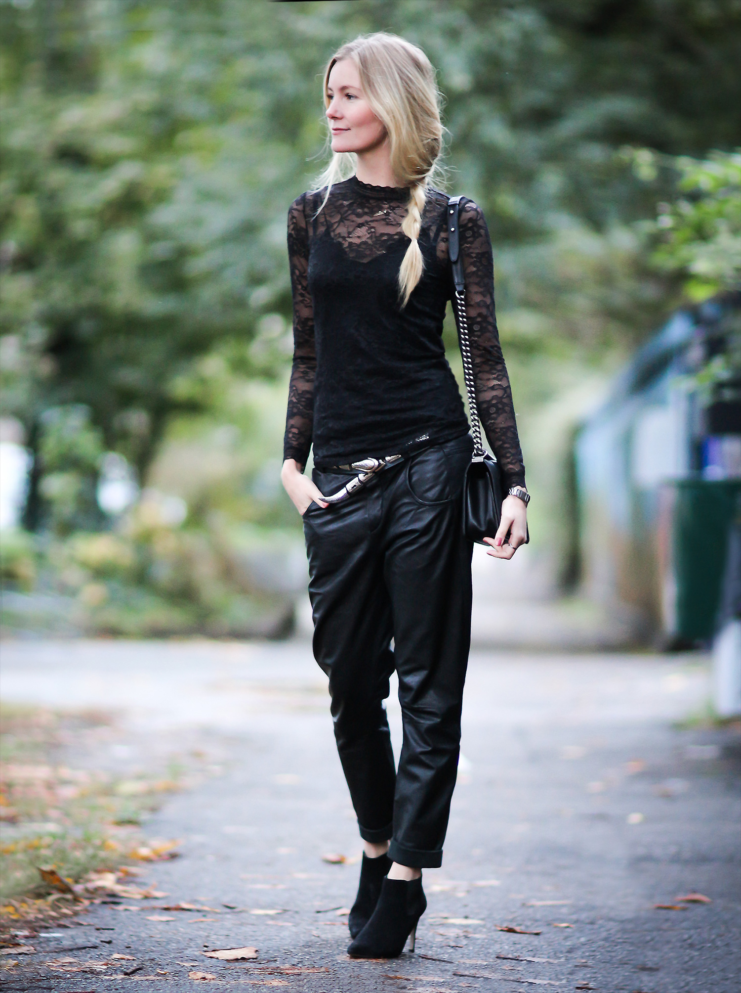 Lace & leather - Christina Dueholm